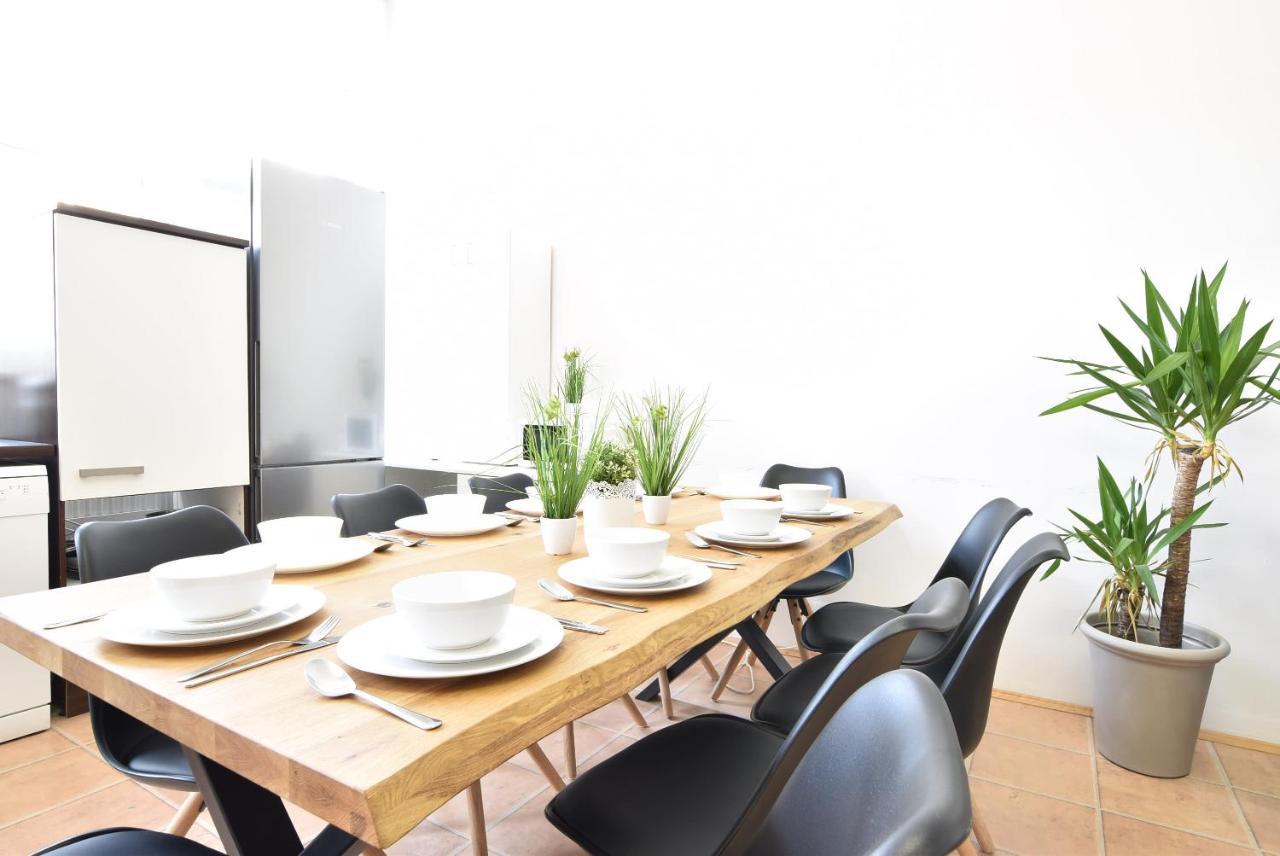 Riesiges Zentrales Apartment Mit Parkplatz Innsbruck Exterior foto